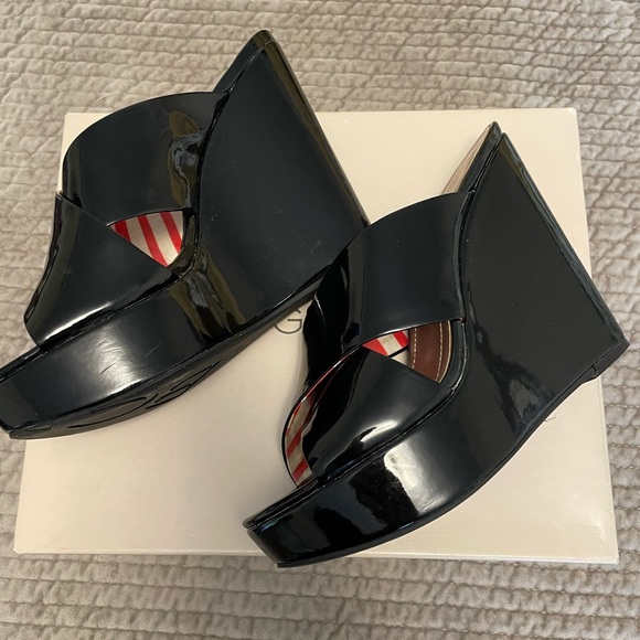 BCBGENERATION black patent leather wedge sandal size 6.5 (WORN ONCE) - Picture 7 of 7